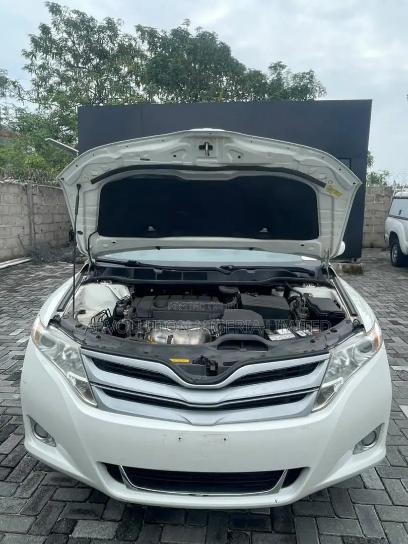 Toyota Venza 2011 White