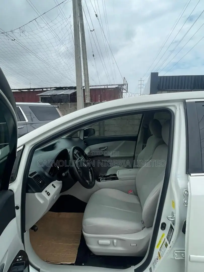 Toyota Venza 2011 White