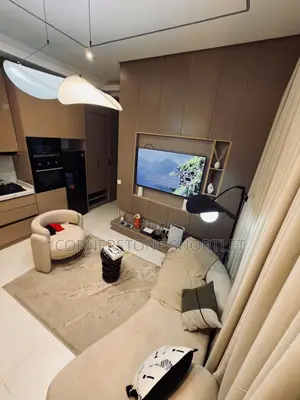 A Luxury One Bedroom Apartment With Swimming Pool at Osapa London
