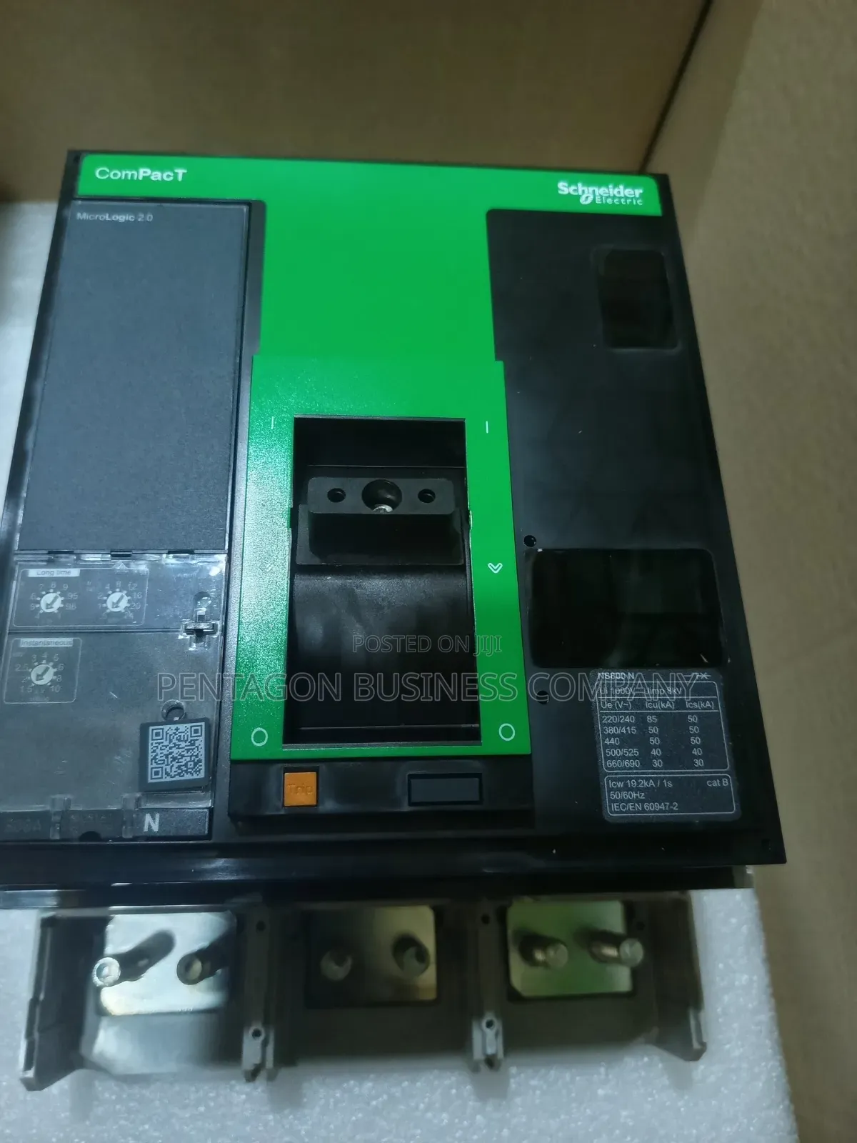 800Ahms 3Pole Schneider Compact McCb Latest Model.