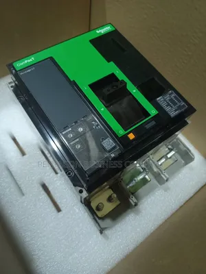 800Ahms 3Pole Schneider Compact McCb Latest Model.