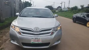 Toyota Venza XLE 2011 Silver