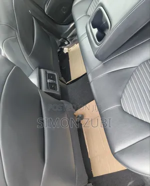 Toyota Camry SE (2.5L 4cyl 8A) 2019 Green