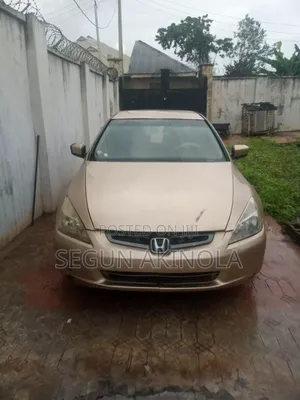Honda Accord 2005 Gold
