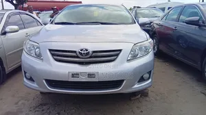 Toyota Corolla LE 4dr Sedan (1.8L 4cyl 4A) 2010 Silver