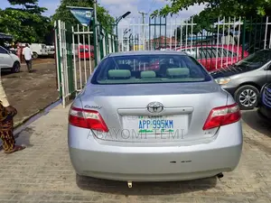 Toyota Camry LE 4dr Sedan (2.4L 4cyl 5A) 2009 Silver