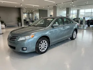 Toyota Camry XLE 4dr Sedan (2.5L 4cyl 6AM) 2010 Green