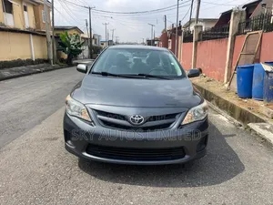 Toyota Corolla LE 4dr Sedan (1.8L 4cyl 4A) 2011 Gray