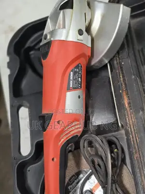 Black & Decker KG2000 2000W 230mm Angle Grinder + Case & Discs