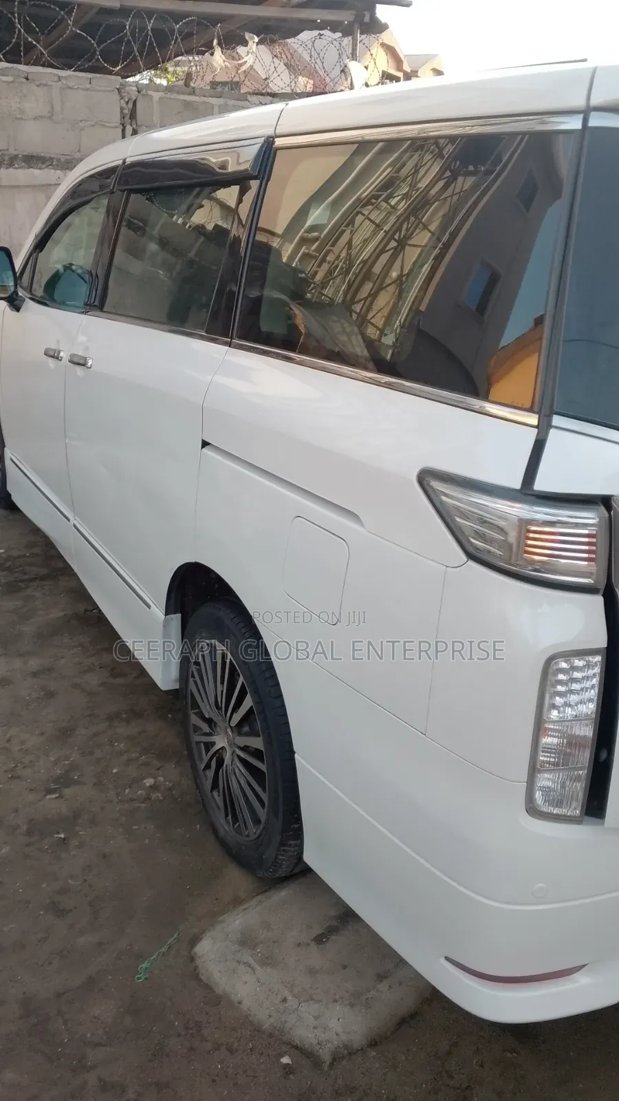 Nissan Elgrand 2017 White