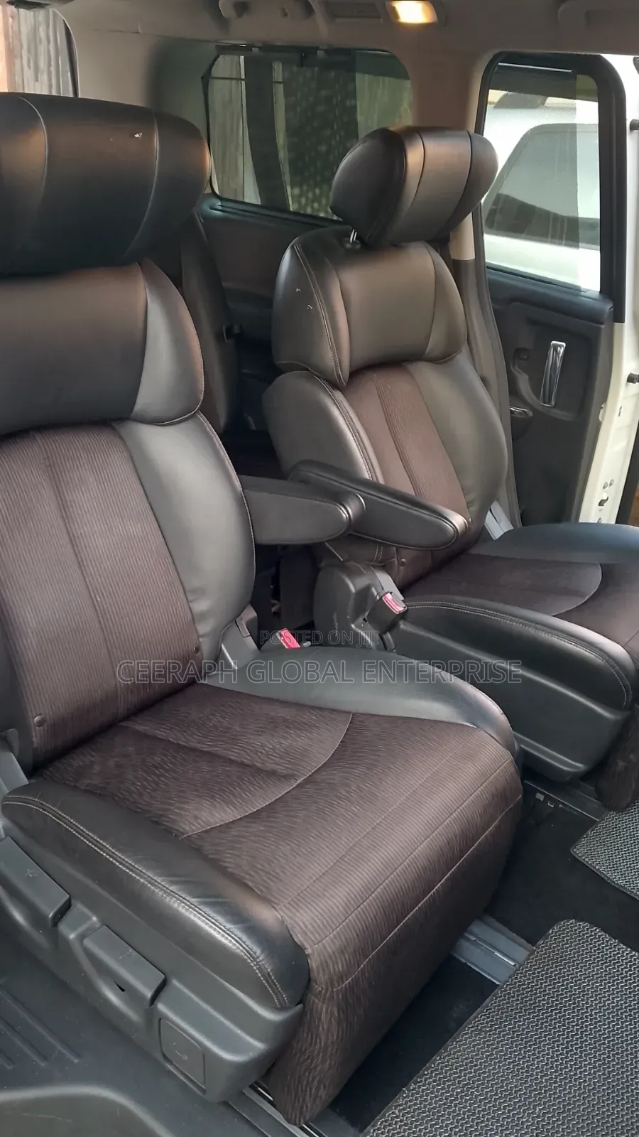 Nissan Elgrand 2017 White