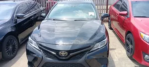 Toyota Camry XLE V6 FWD (3.5L 6cyl 8AM) 2018 Black