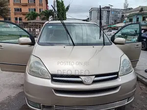 Toyota Sienna XLE Limited AWD (3.3L V6 5A) 2004 Gold