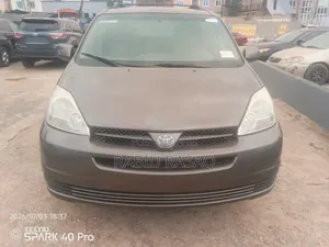 Toyota Sienna 2005 Gray