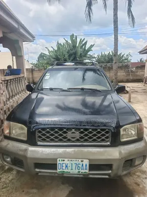 Nissan Pathfinder Automatic 2001 Black