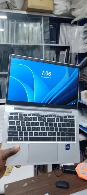 Laptop HP EliteBook 630 G10 32GB Intel Core i7 SSD 512GB