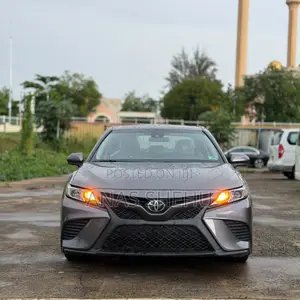 Toyota Camry SE FWD 2020 Gray