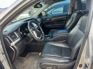 Toyota Highlander Limited V6 4x4 (3.5L 6cyl 6A) 2016 Gray