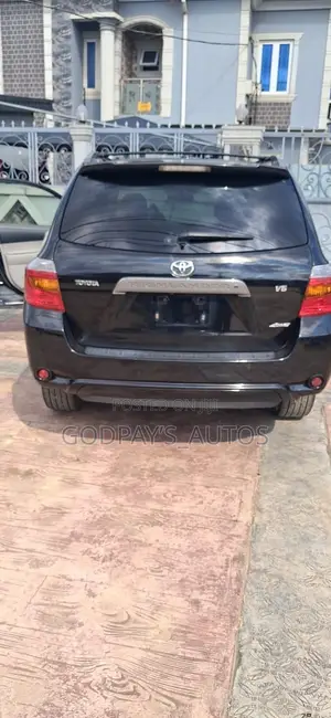 Toyota Highlander SE 2010 Black