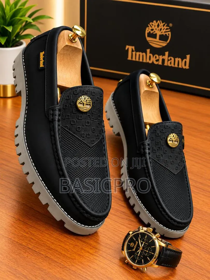 Fully Boxed Shoes for Big Boss Feeling.