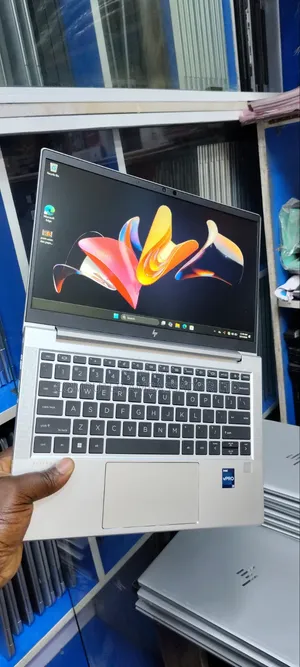 Laptop HP EliteBook 630 G10 32GB Intel Core i7 SSD 512GB