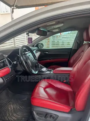 Toyota Camry XSE FWD (2.5L 4cyl 8AM) 2018 White