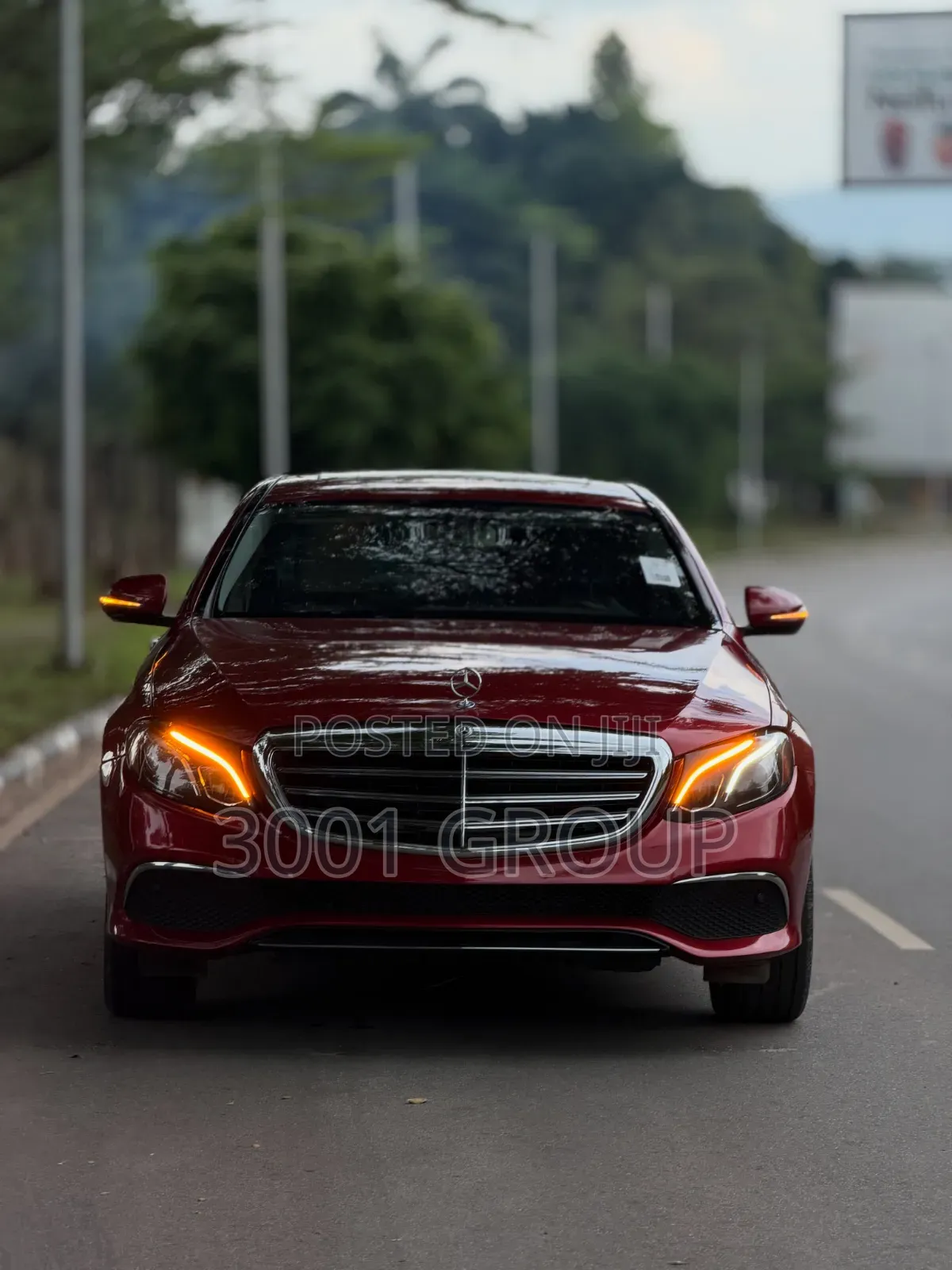 Mercedes-Benz E300 2018 Red