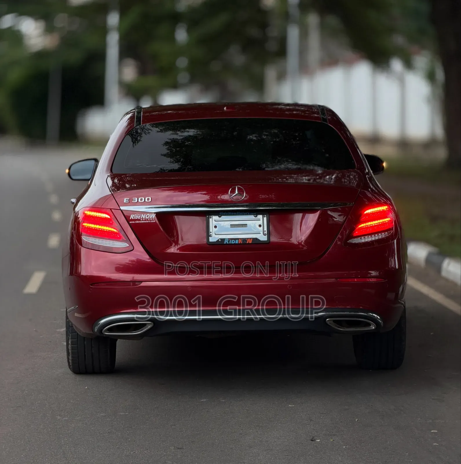 Mercedes-Benz E300 2018 Red
