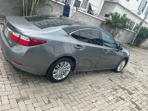 Lexus ES 350 F SPORT Design FWD 2024 Gray