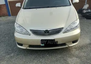 Toyota Camry LE 4dr Sedan (2.4L 4cyl 5A) 2006 Gold