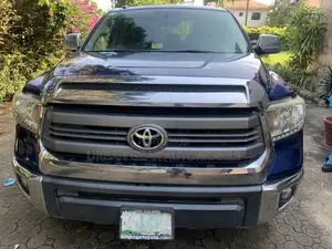 Toyota Tundra SR5 FFV 4dr CrewMax 4WD SB (5.7L 8cyl 6A) 2014 Blue