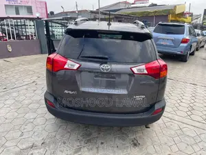 Toyota RAV4 Limited 4dr SUV AWD (2.5L 4cyl 6A) 2015 Gray