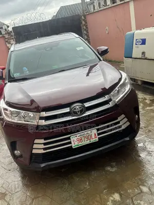 Toyota Highlander XLE 2019 Burgundy