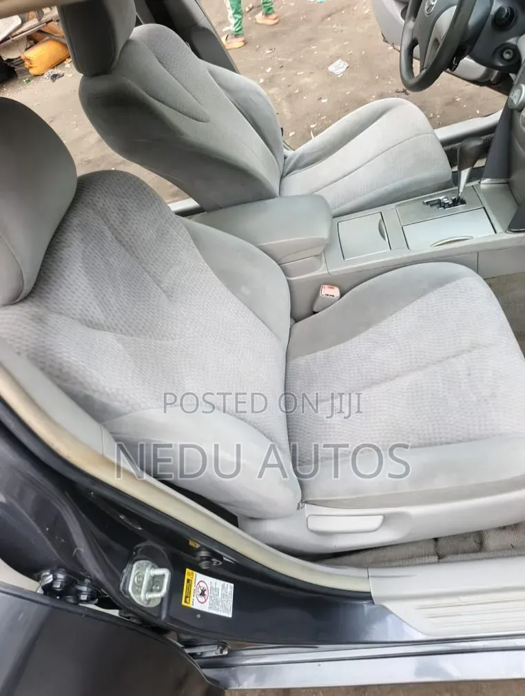 Toyota Camry 2011 Gray
