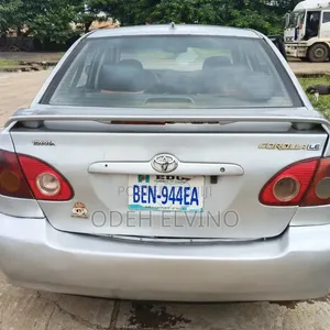 Toyota Corolla 2004 Silver