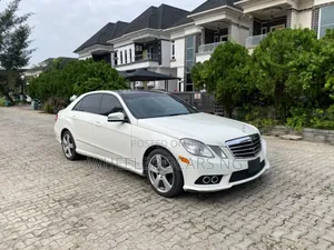 Mercedes-Benz E350 Base 4Matic Sedan AWD (3.5L 6cyl 7A) 2010 White