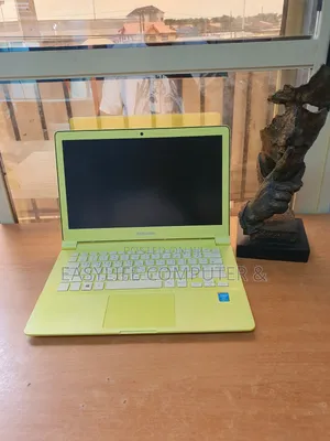 Laptop Samsung 4GB Intel Core i3 SSD 128GB