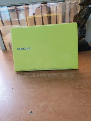 Laptop Samsung 4GB Intel Core i3 SSD 128GB