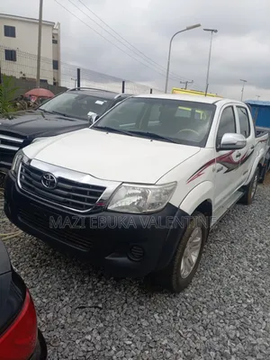 Toyota Hilux 2013 White