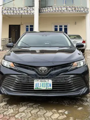 Toyota Camry 2018 Blue