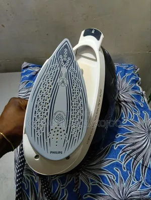 Direct UK Sensor Steaming Iron( Can't Burn Cloth)