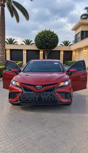 Toyota Camry SE 2023 Red