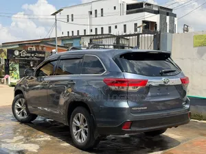 Toyota Highlander XLE 4dr SUV AWD (3.5L 6cyl 6A) 2015 Blue