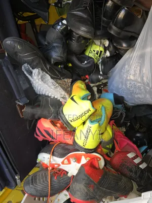 UK Thrift Football Boot