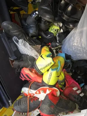 UK Thrift Football Boot
