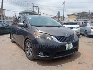 Toyota Sienna 2012 Gray