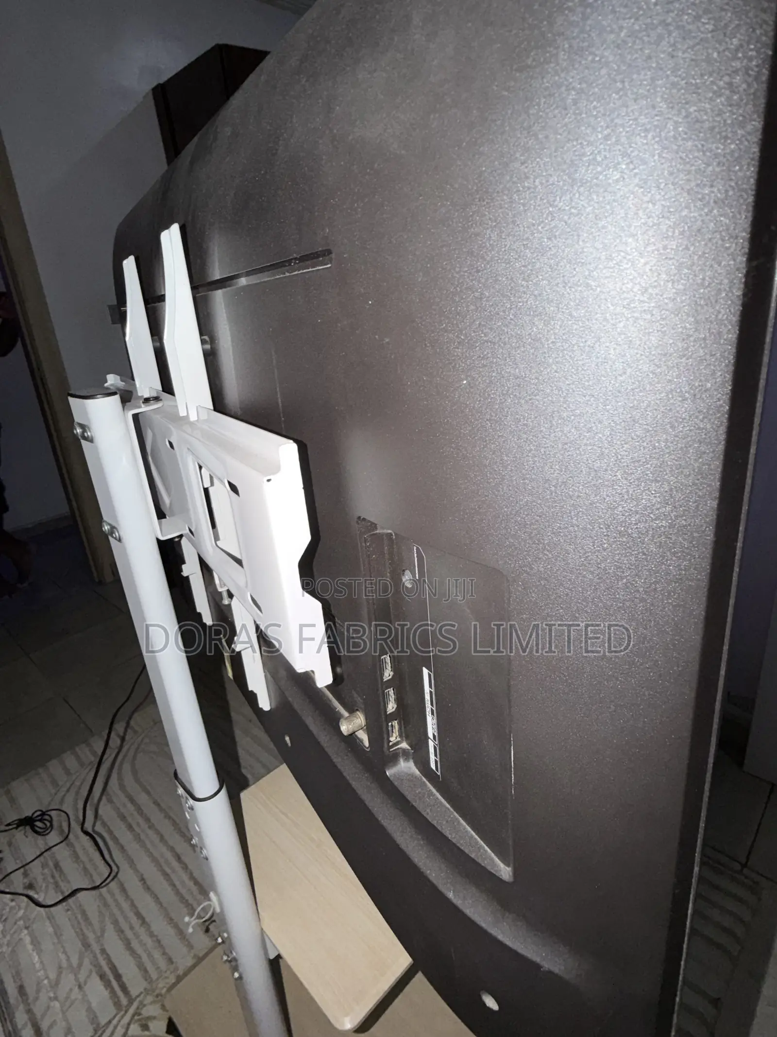 LG 43” Smart TV With Mobile Stand