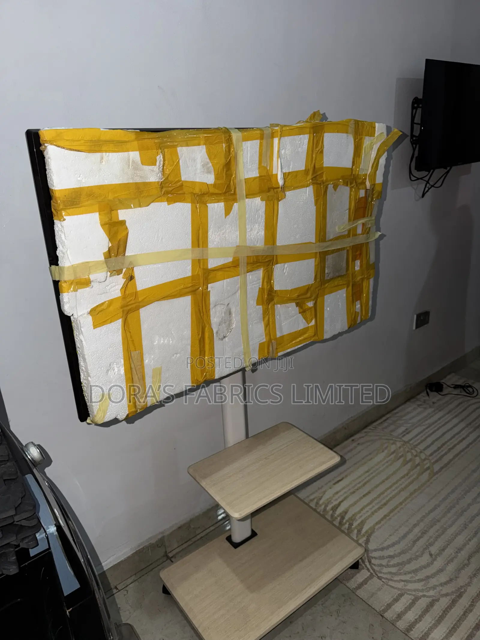 LG 43” Smart TV With Mobile Stand