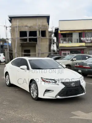 Lexus ES 350 FWD 2015 White