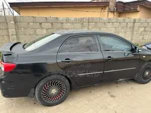Toyota Corolla 2012 Black